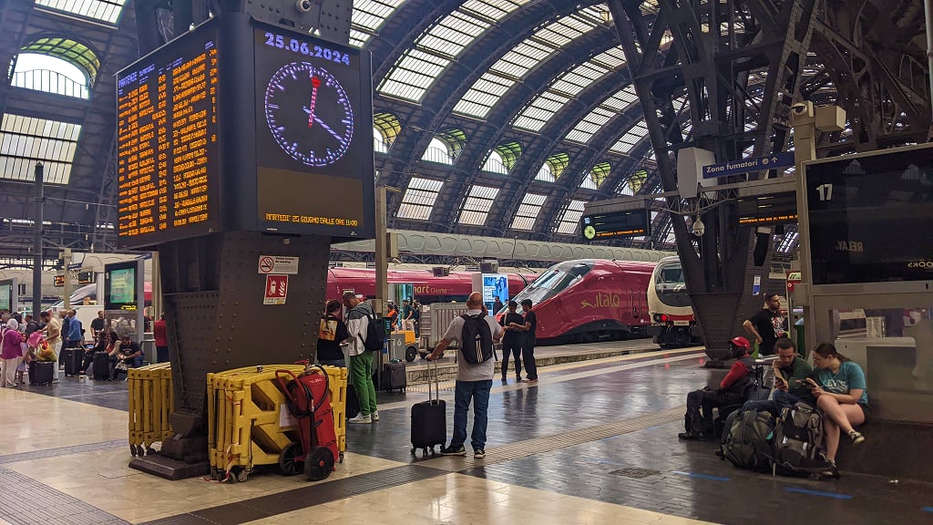 Italian railway station photo