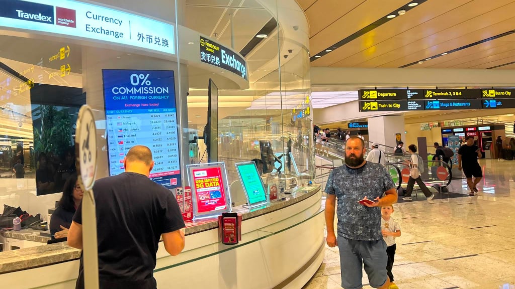 Travelex and Prosegur Money Changers T1 Singapore airport